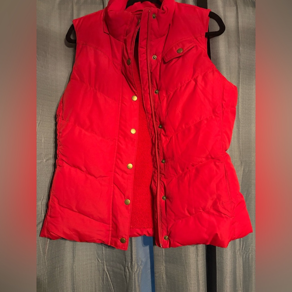 Banana Republic red outdoor vest. Size m - Picture 4 of 6